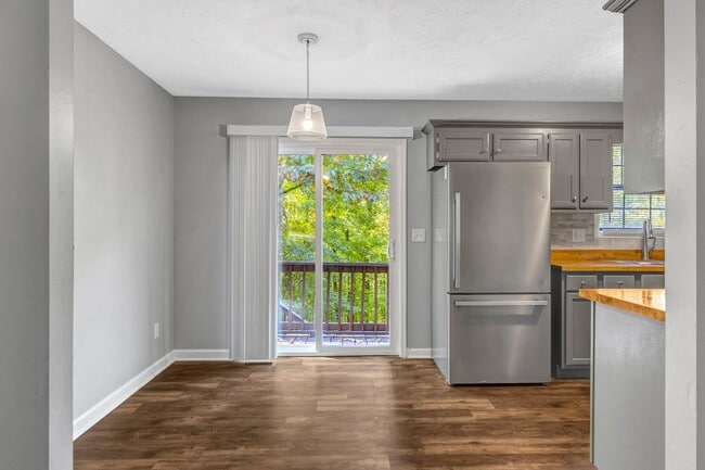 Building Photo - Three Bedroom Ranch w/ Basement in Dover w...