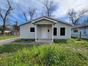 Building Photo - BEAUTIFUL 3 BEDROOM HOME IN CONROE WITH AL...