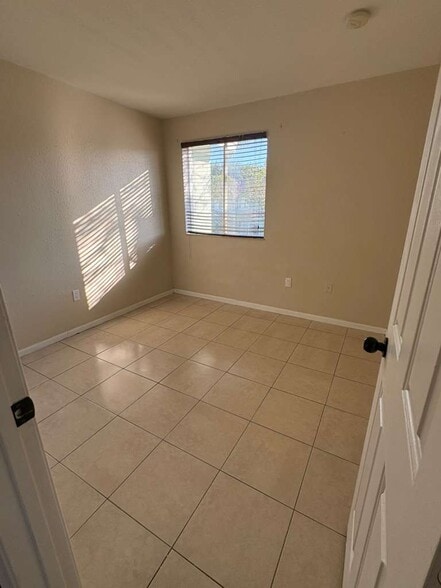 Building Photo - 2819 SE 15th Rd