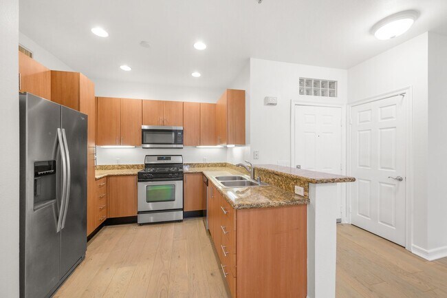 Building Photo - East Village 2 Bedroom at Union Square! 2 Parking Spaces!