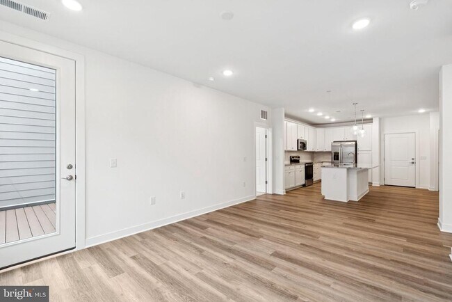 Building Photo - 21731 Dovekie Ter