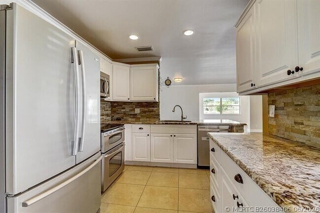 Building Photo - 9387 Richmond Cir