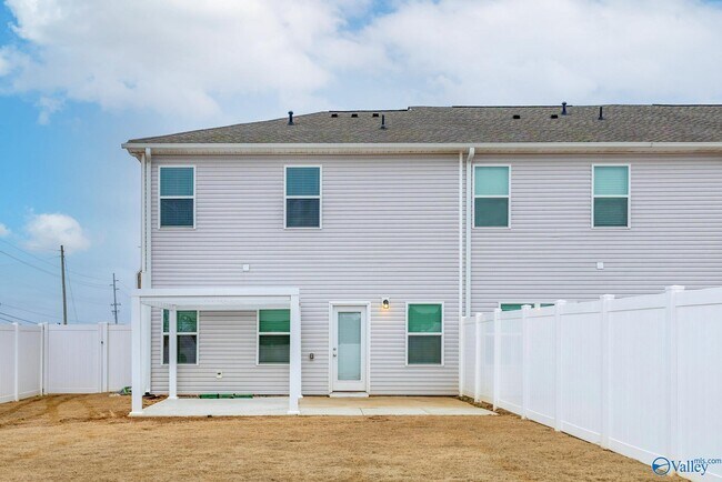 Building Photo - 7502 Discovery Pt Dr NW