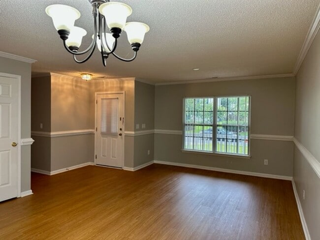 Building Photo - 5091 Ballantine Dr