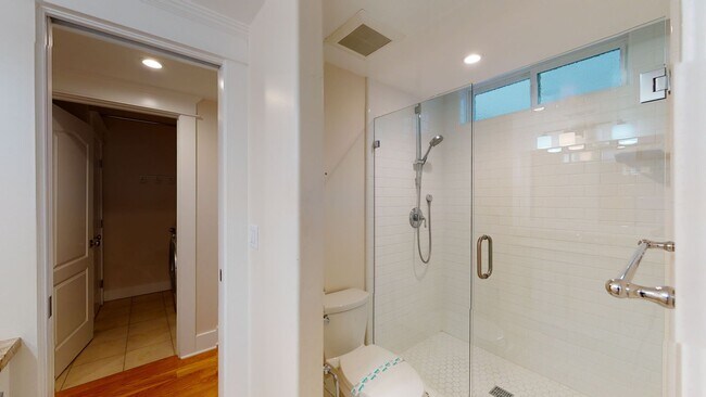 Building Photo - Updated and Spacious Coronado Townhome Ava...