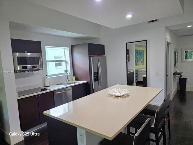 Building Photo - 5300 NW 87th Ave