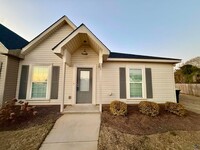 Building Photo - 123 Webster Wy