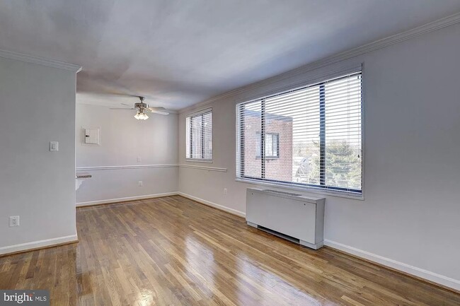 Dining Room - 5112 MacArthur Blvd NW