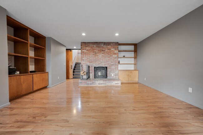 Building Photo - 2020 Fairmount St