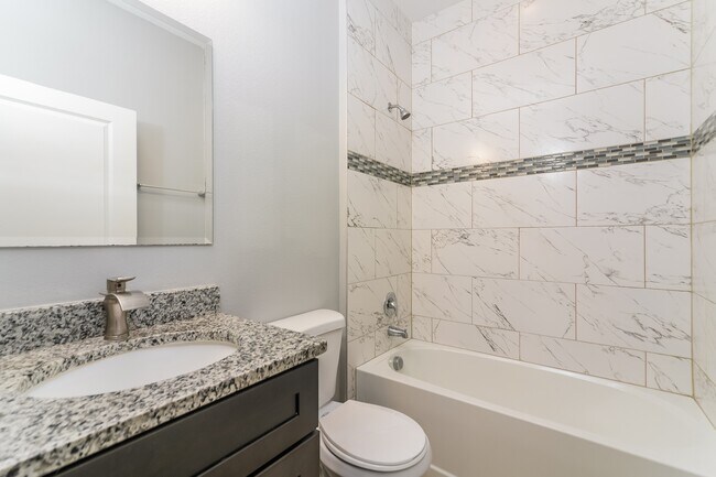 Building Photo - 532 Imperial Pl