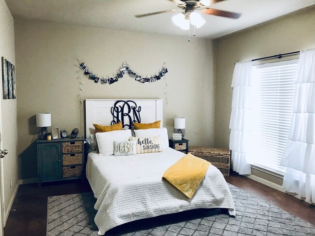Building Photo - Charming 4/3 House Near Baylor!