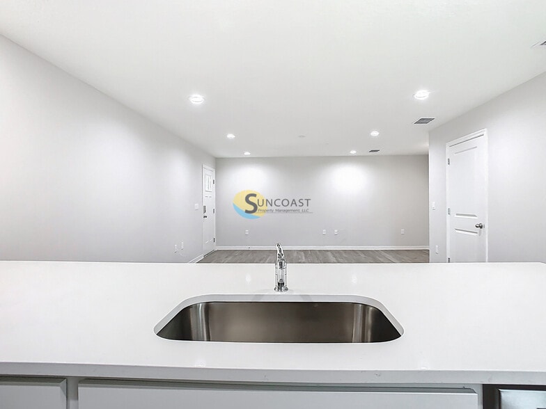 Building Photo - 3821 SW 43rd Ct