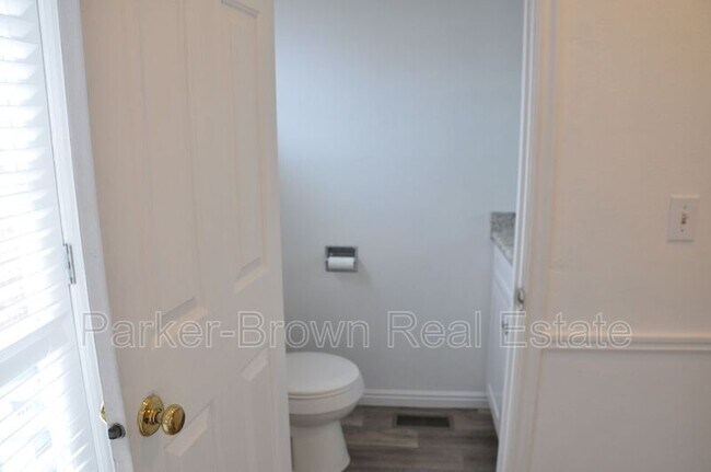 Building Photo - 430 N 470 W