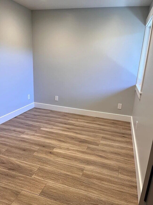 Building Photo - "Charming 2-Bedroom Sanctuary in the Heart of San Francisco – 800 Sq. Ft. of Cozy Comfort!"