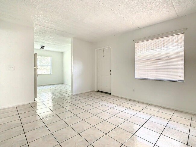 Building Photo - 714 Michigan Ct