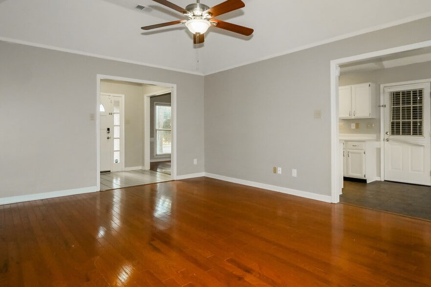 Building Photo - 7576 Dexter Run Cir