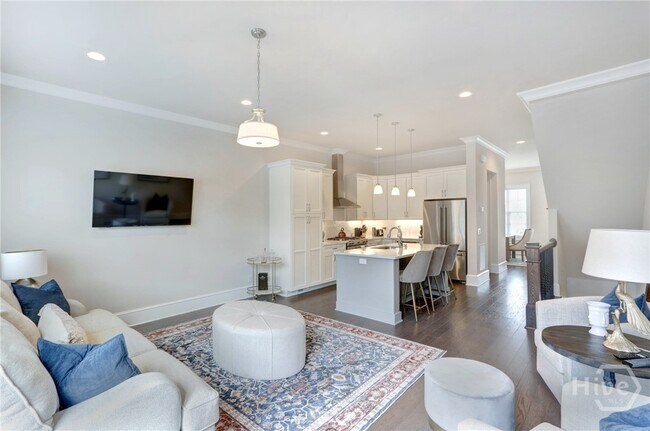 Building Photo - 433 Port St