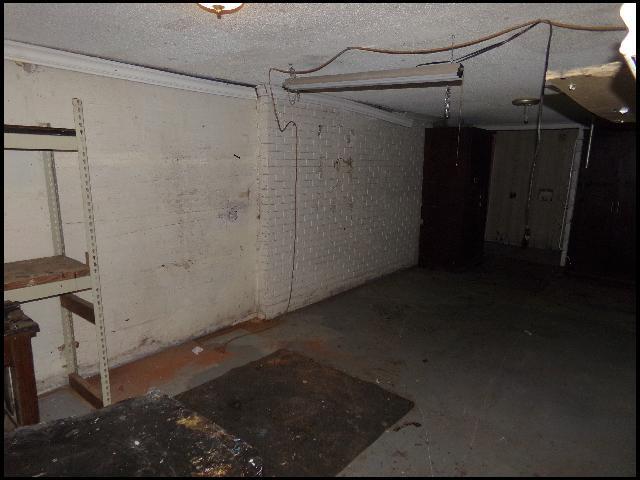 Building Photo - 1504 E 38th St