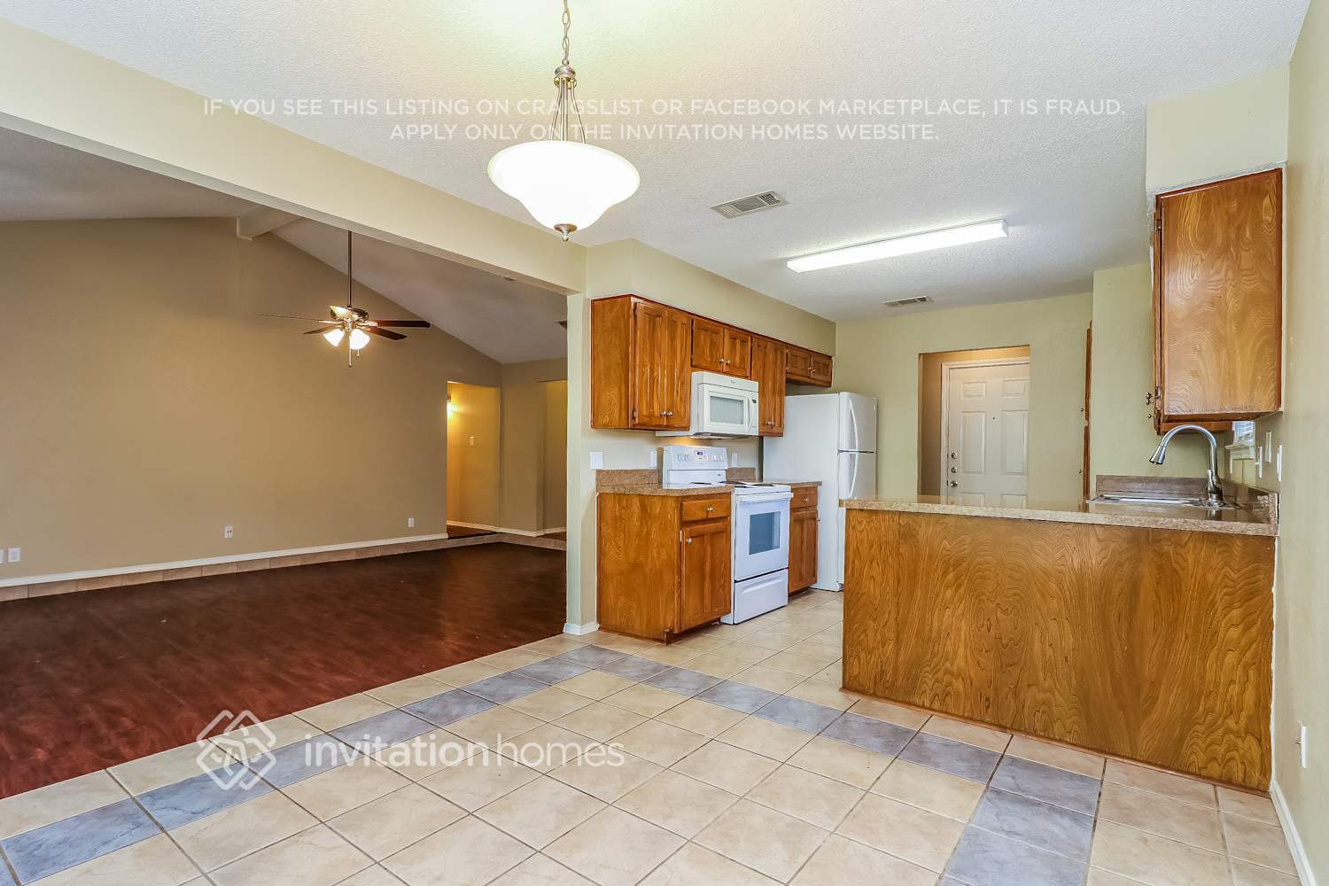 Building Photo - 4719 Crest Dr