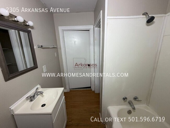 Building Photo - 2305 Arkansas Ave