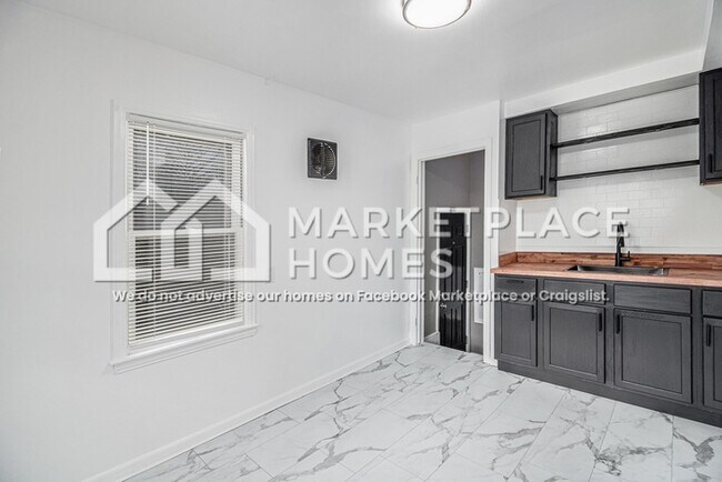 Building Photo - 16487 Edmore Dr