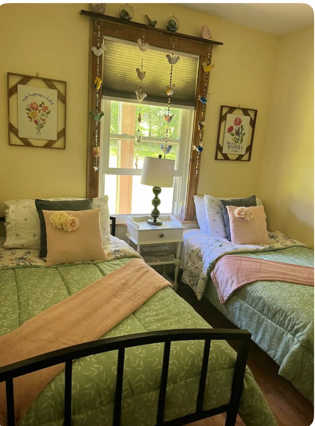Bedroom 2 - 18 Court Rd