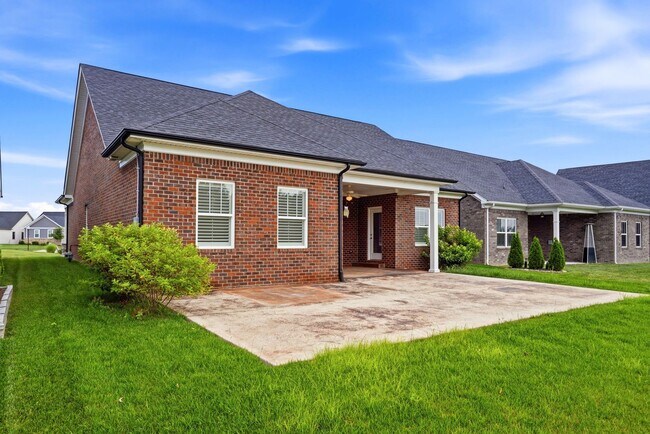 Building Photo - Rental Property on Champion Pointe Golf Course