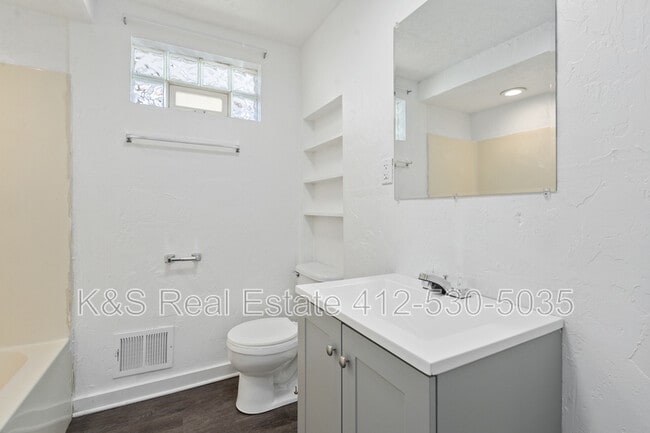 Building Photo - 922 Hill Ave