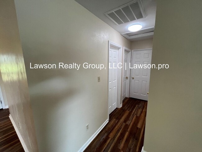 Building Photo - 7th St 306-8