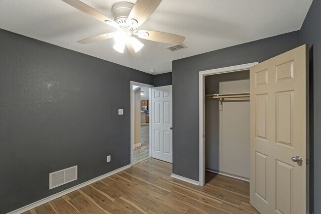 Building Photo - Ready for you to call this one home!