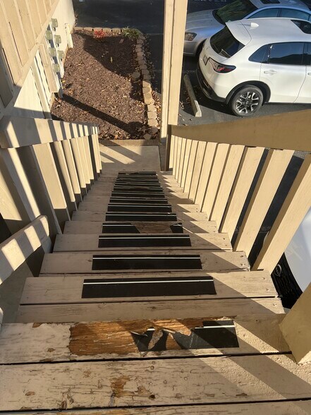 Building Photo - 140 Lake Concord Rd NE #D11