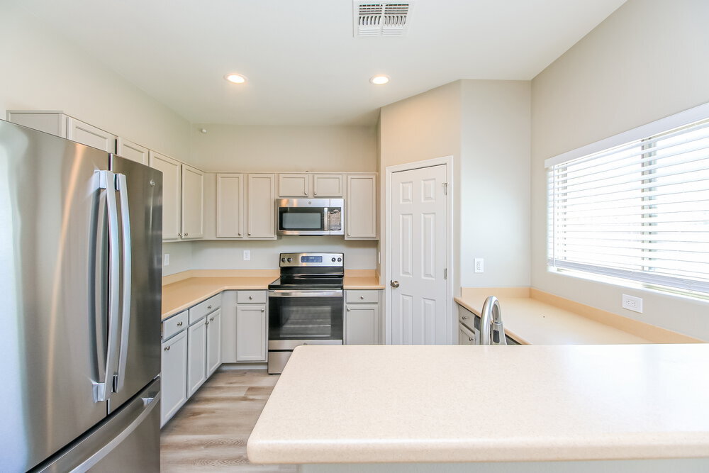 Building Photo - 40339 W Helen Ct