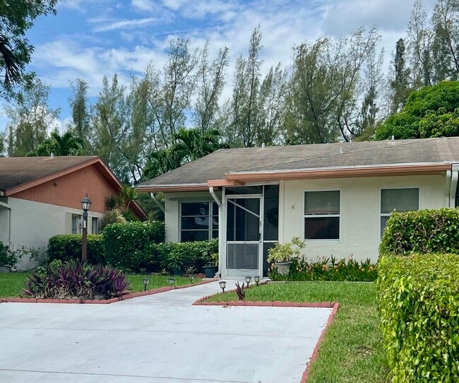 Building Photo - 14385 Campanelli Dr