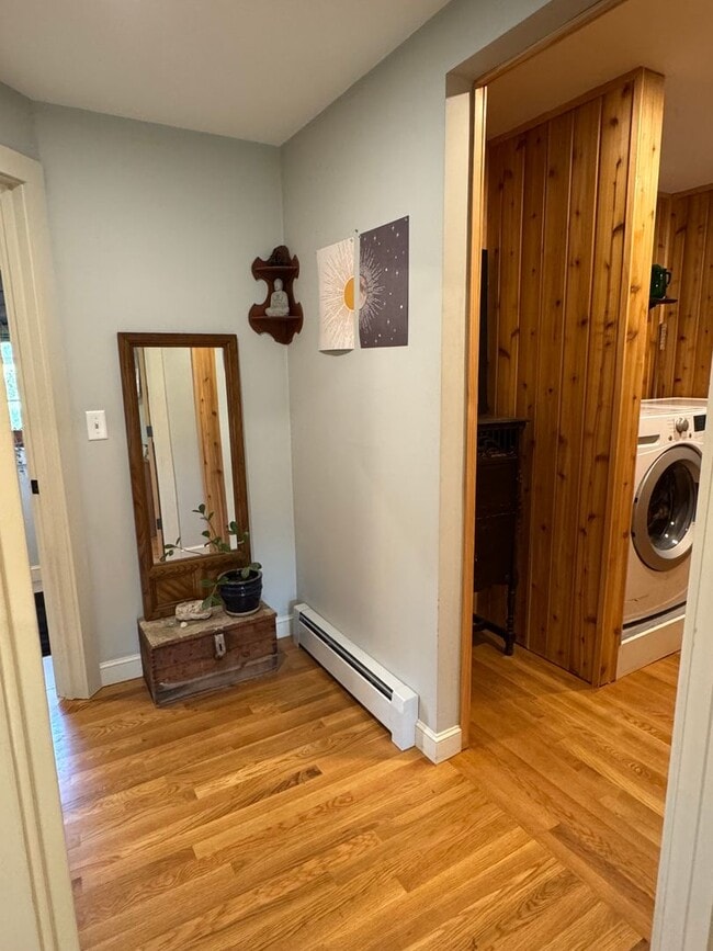 Building Photo - Beautifully Maintained 2 Bedroom Single Fa...