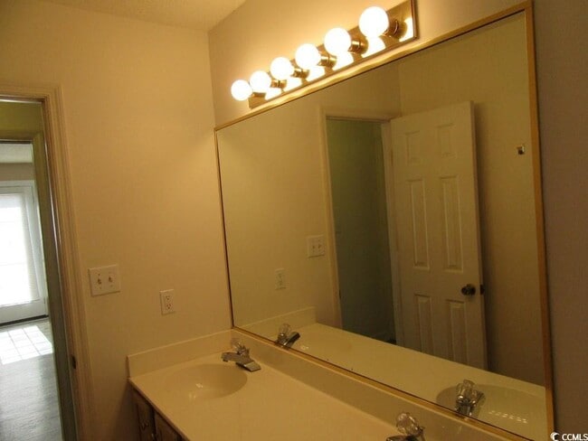 Building Photo - 4483 Baker St