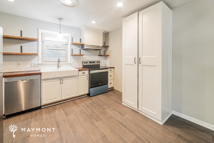 Building Photo - 25 Hyde Cir