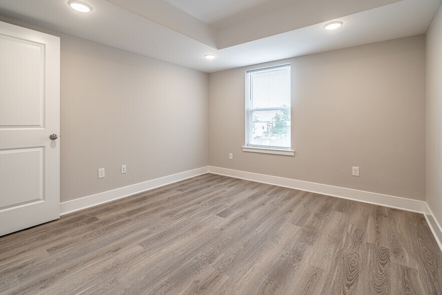 Building Photo - 421 N 39th St