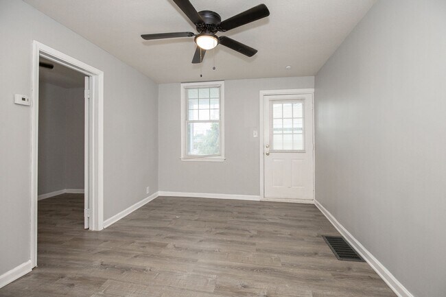 Building Photo - 3262 W 122nd St