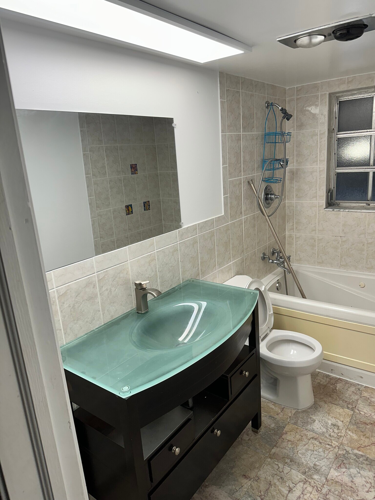 master bath - 3115 N Palm Aire Dr