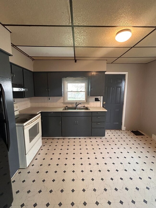 Building Photo - 1031 St Marys Ave