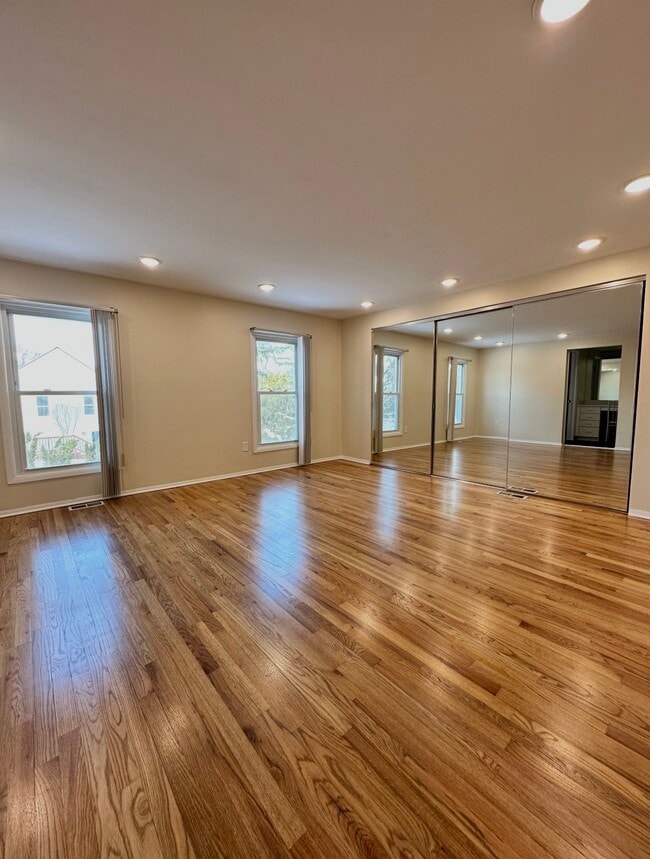 Building Photo - 5285 Hardwoods Dr