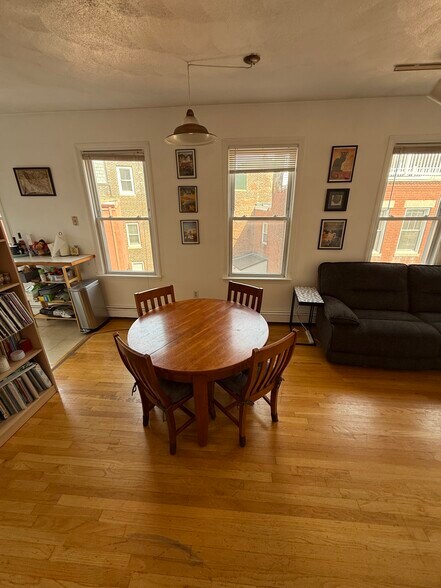 Building Photo - 25 Hanover Ave