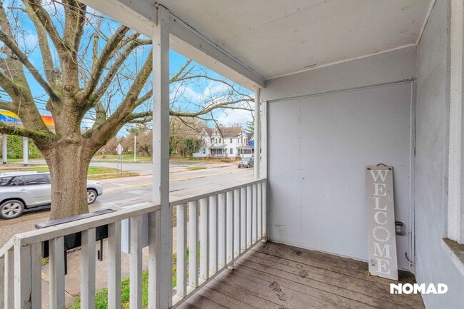 Building Photo - Charming 2BR Duplex in Salem