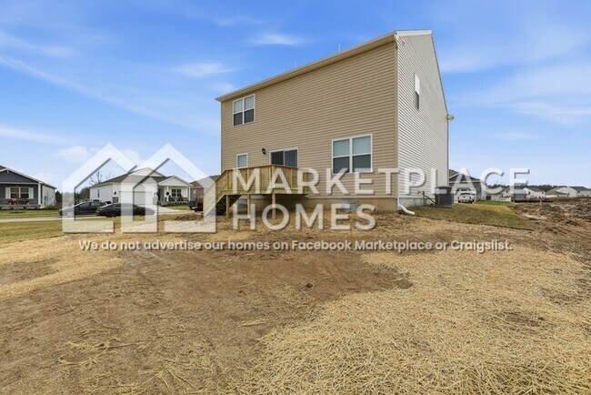 Building Photo - 6300 Trailview Dr