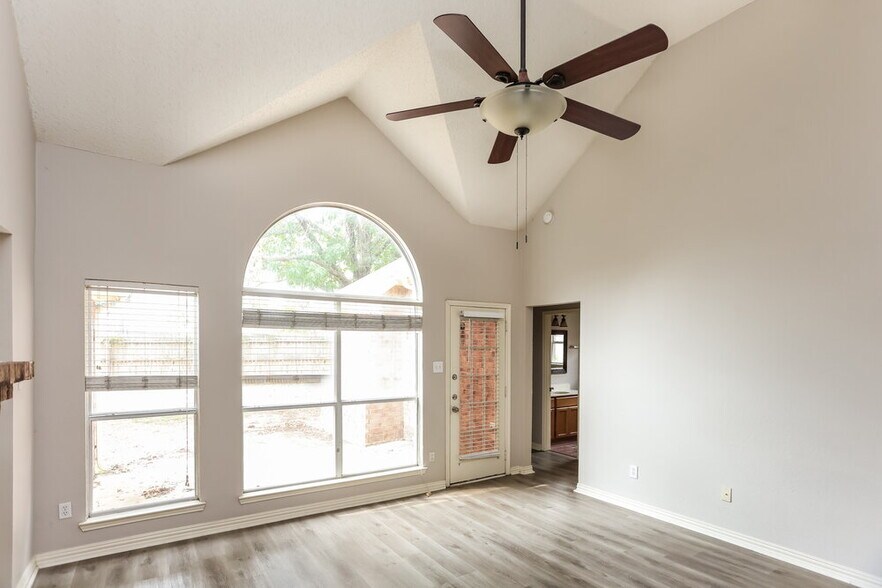 Building Photo - 4708 Misty Ridge Dr
