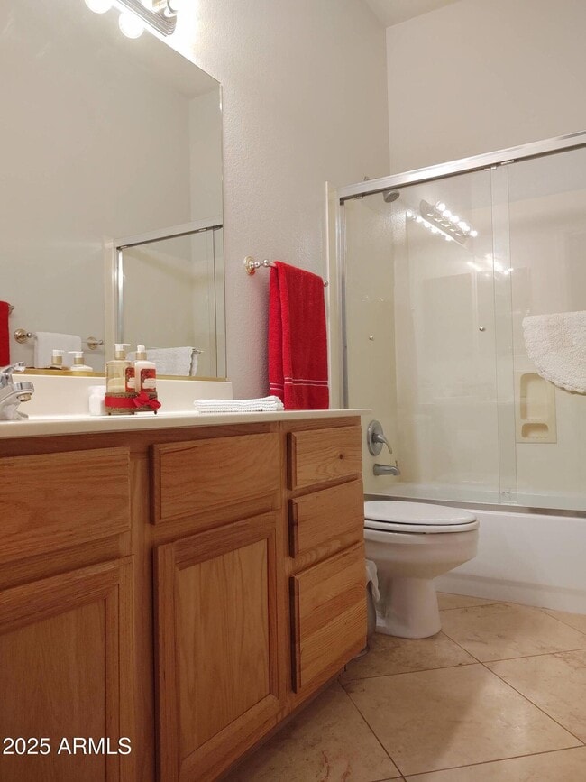 Building Photo - 741 N Soho Pl