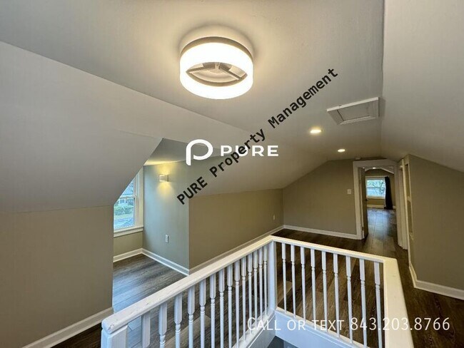 Building Photo - 842 White Oak Dr