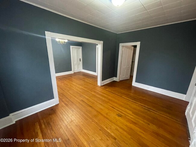 Building Photo - 949 N Irving Ave