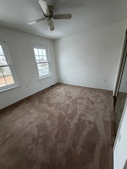 Building Photo - 143 Sweetbay Ln