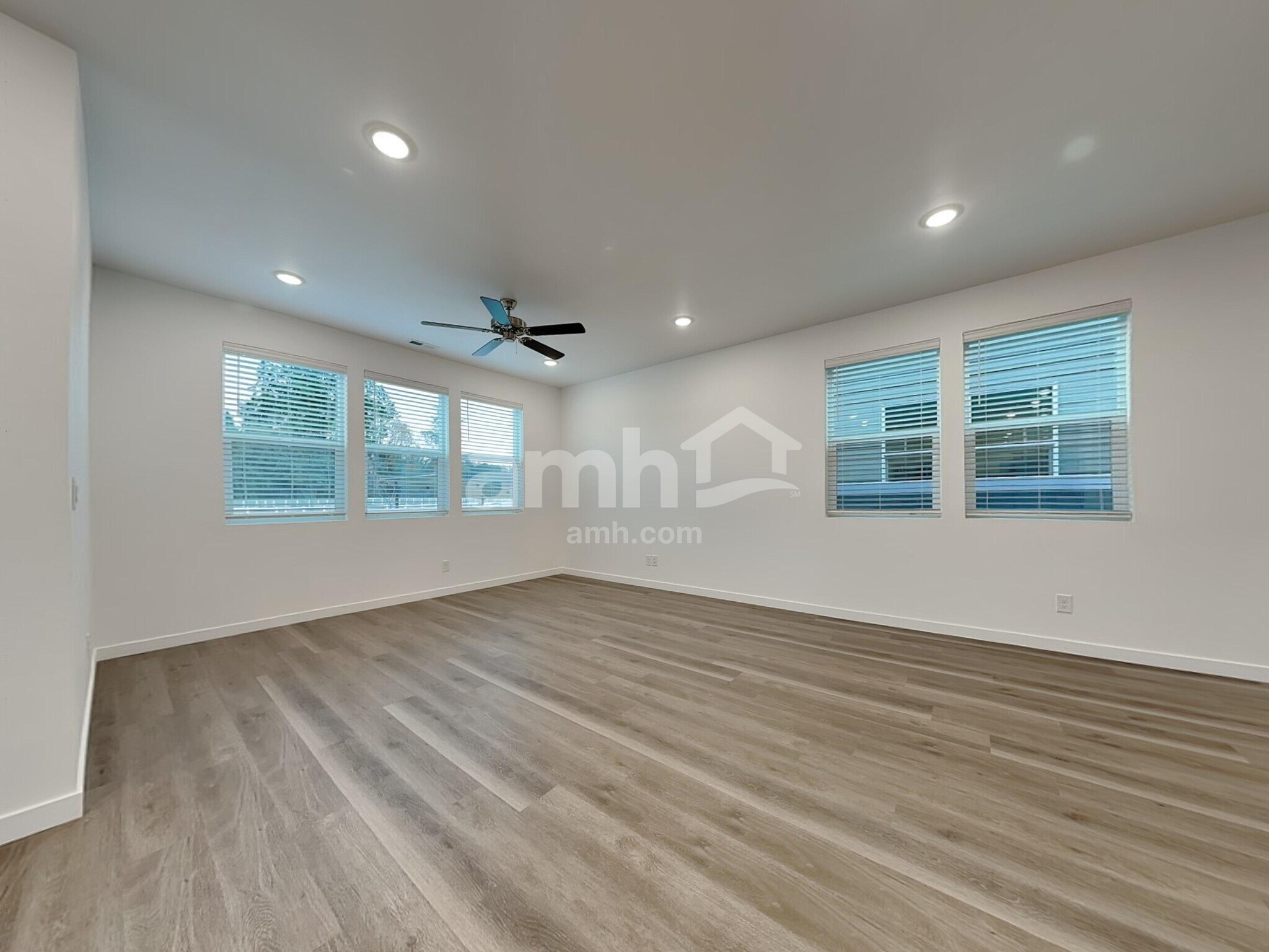 Building Photo - 5012 Washington St SE